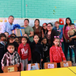 SAN JUAN DE SABINAS: ALCALDE ÓSCAR RÍOS ASUME EL PAPEL DE PADRINO DE GENERACIÓN EN EL JARDÍN DE NIÑOS «FEDERICO BERRUETO RAMÓN»