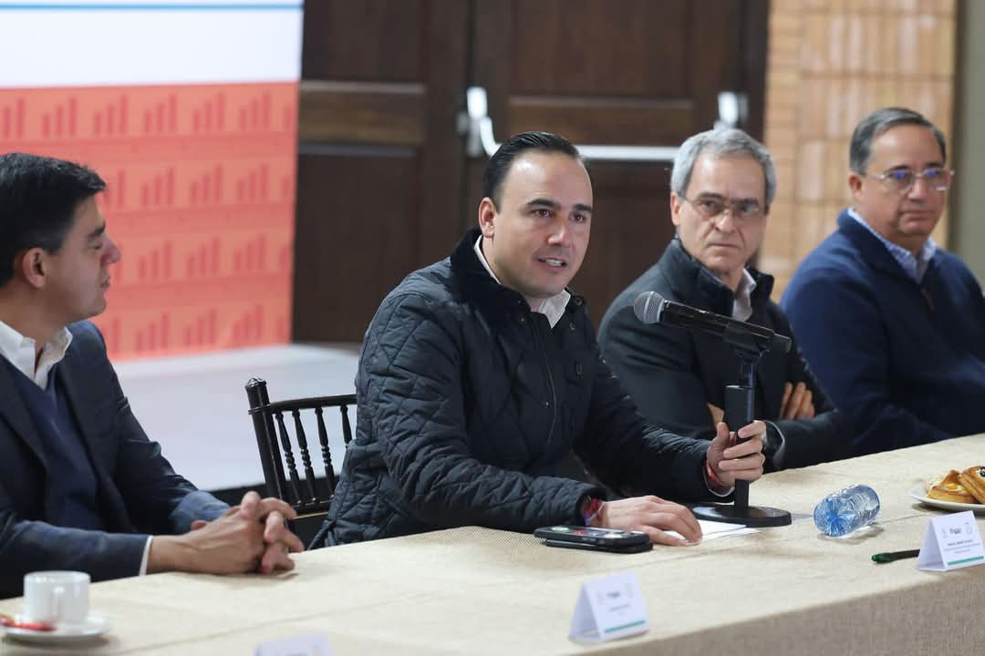 PROPONE MANOLO A CONAGUA INVERTIR 200 MILLONES PARA CANALIZACIÓN DE ARROYO DEL CUATRO