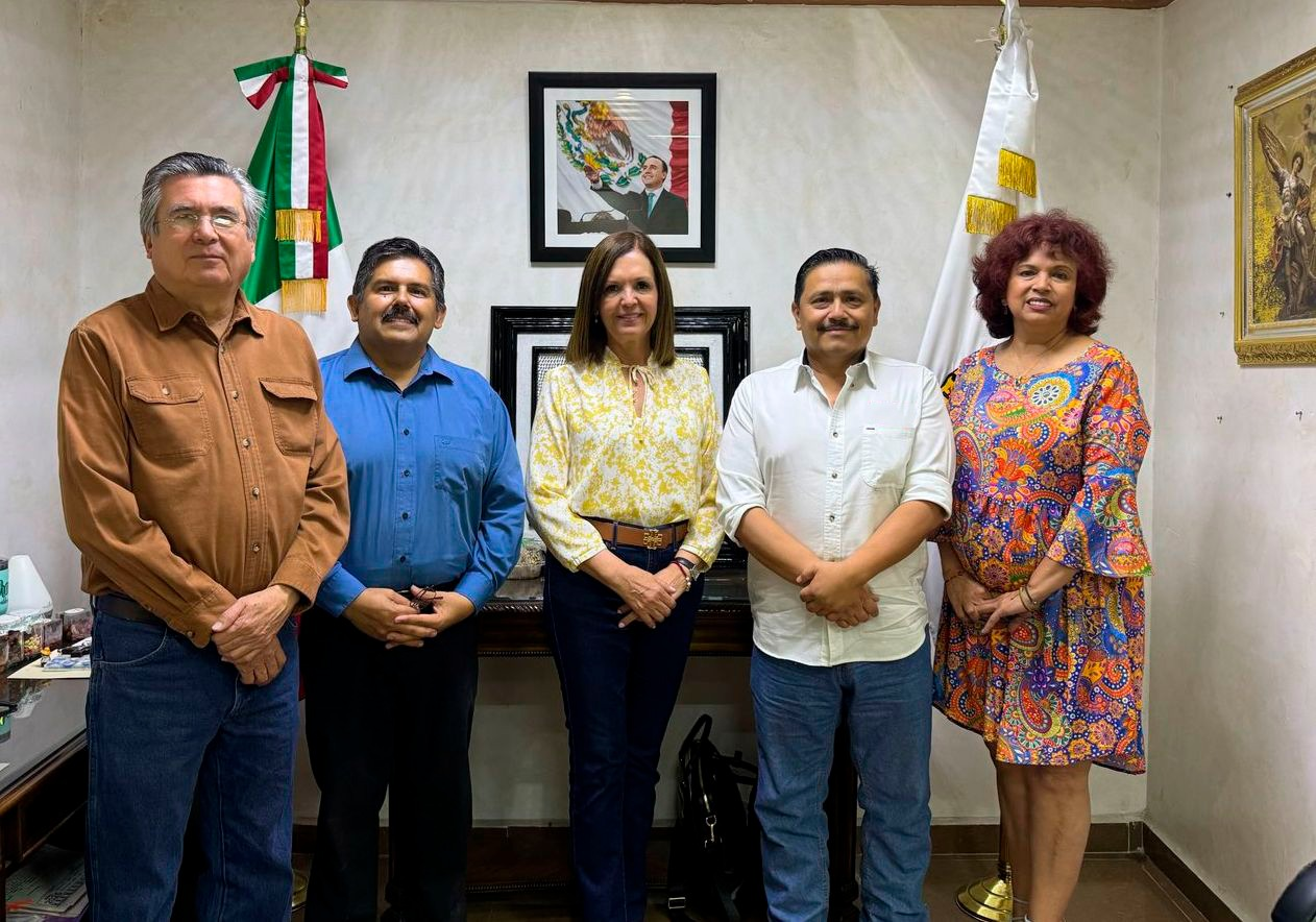 SARI PÉREZ CANTÚ SE REÚNE CON HISTORIADORES PARA IMPULSAR LA IMPORTANCIA HISTÓRICA DEL MUNICIPIO.