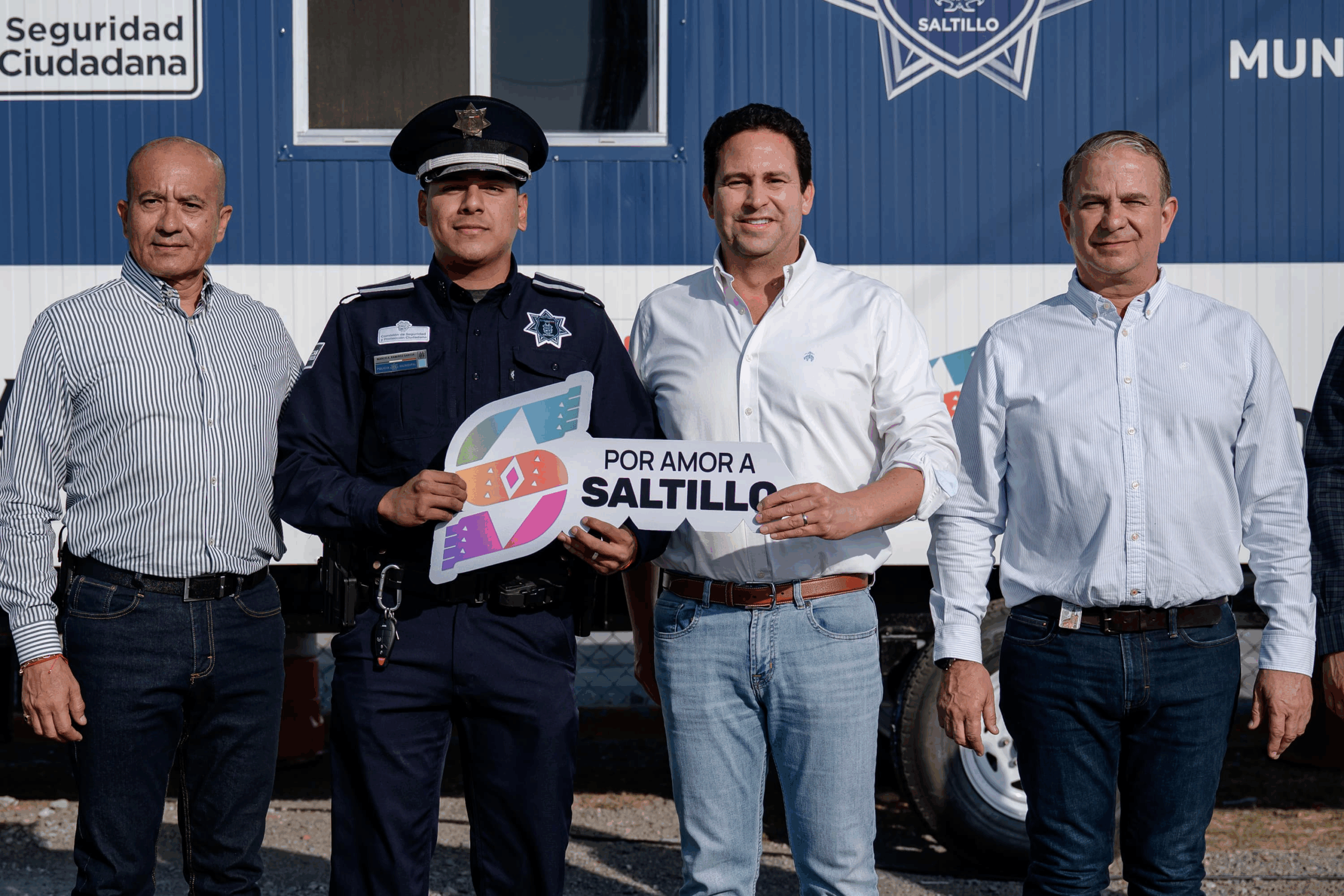 INSTALA JAVIER DÍAZ OFICINA MÓVIL DE SEGURIDAD EN SALIDA A MONTERREY