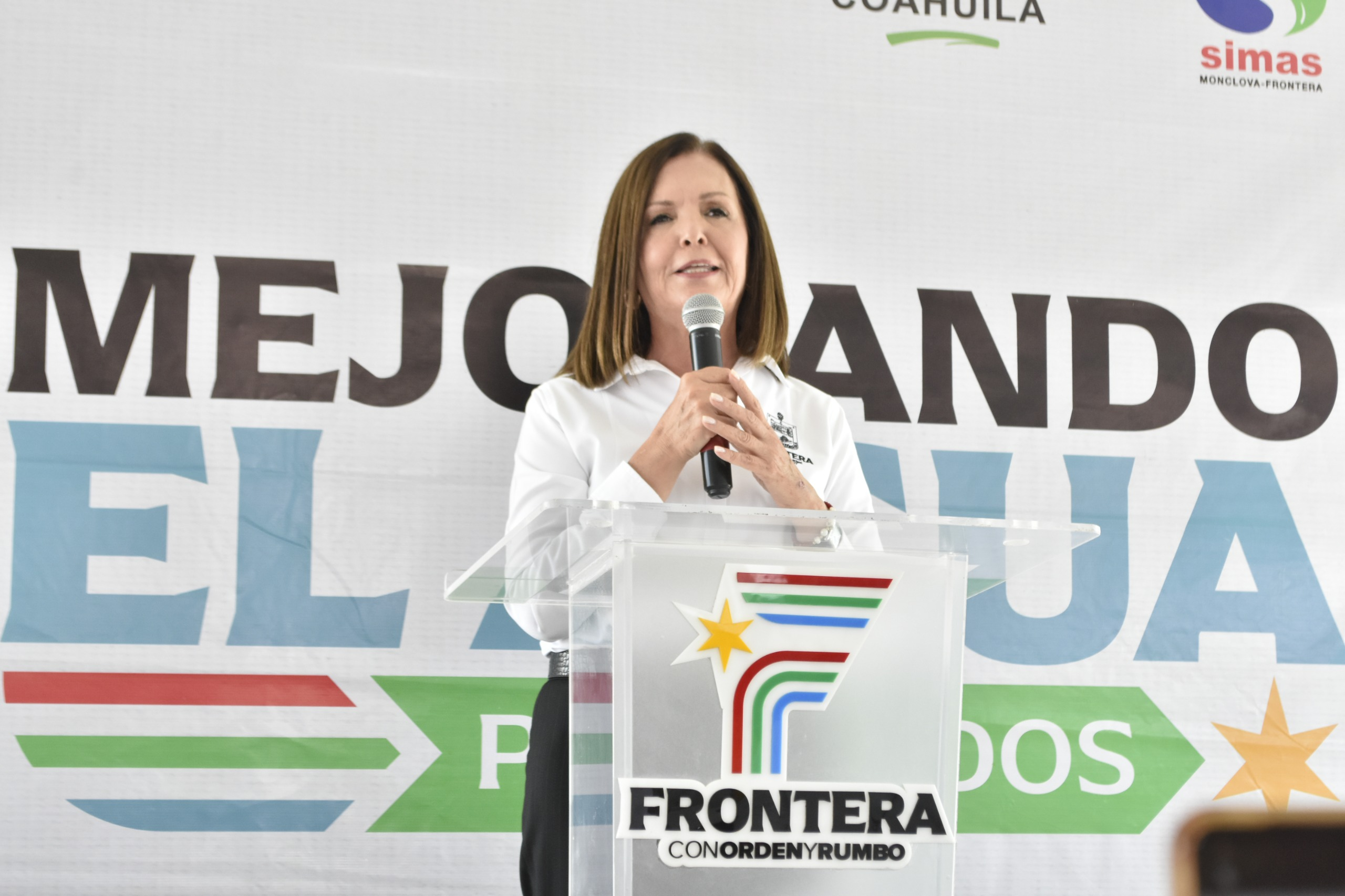 SARI PÉREZ ARRANCA OBRAS PARA MEJORAR EL SERVICIO DE DRENAJE EN FRONTERA