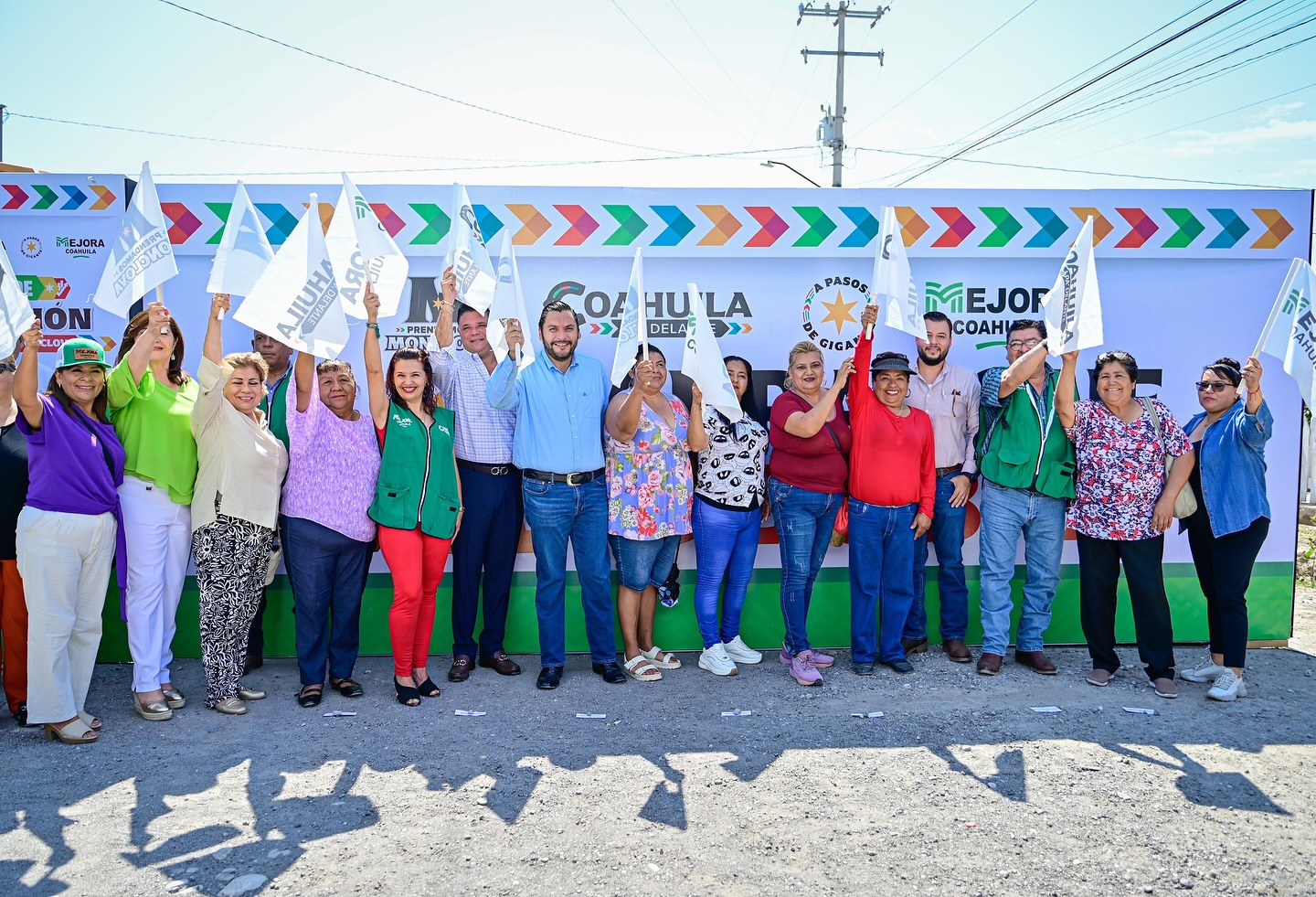 CARLOS VILLARREAL DA INICIO A OBRA DE DRENAJE EN LOMAS DE SAN MIGUEL CON APOYO DEL GOBIERNO ESTATAL