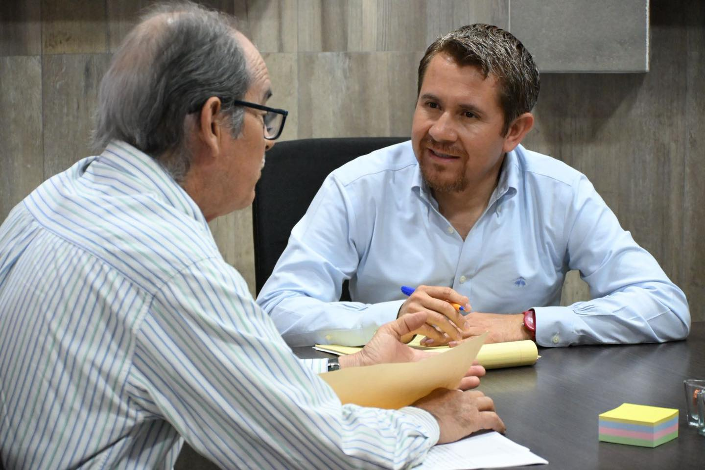 EL ALCALDE HUGO LOZANO ATIENDE A CIUDADANOS EN PRESIDENCIA MUNICIPAL