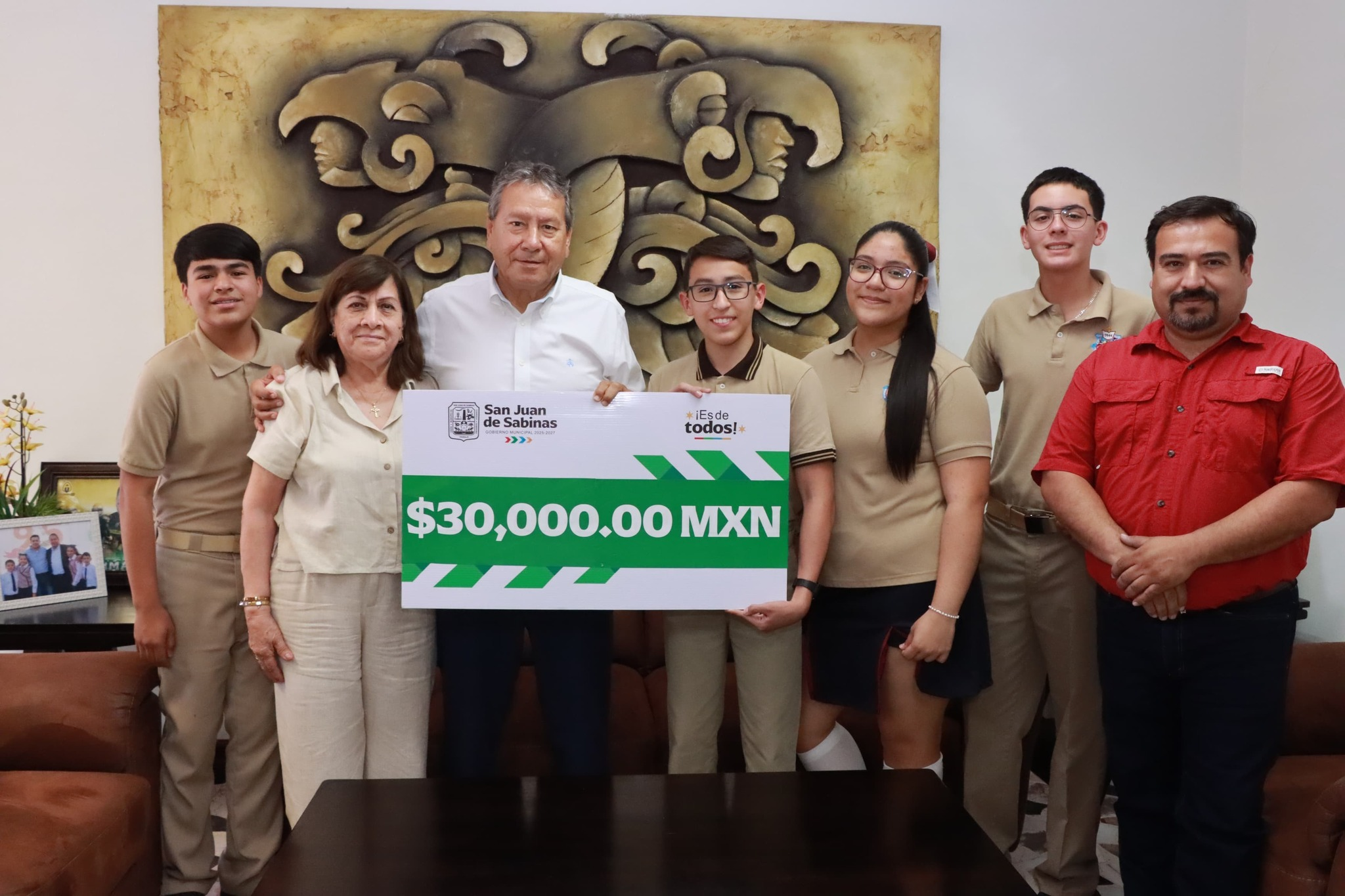 APOYA ALCALDE ÓSCAR RÍOS CELEBRACIÓN DEL BAILE DEL ESTUDIANTE EN SAN JUAN DE SABINAS