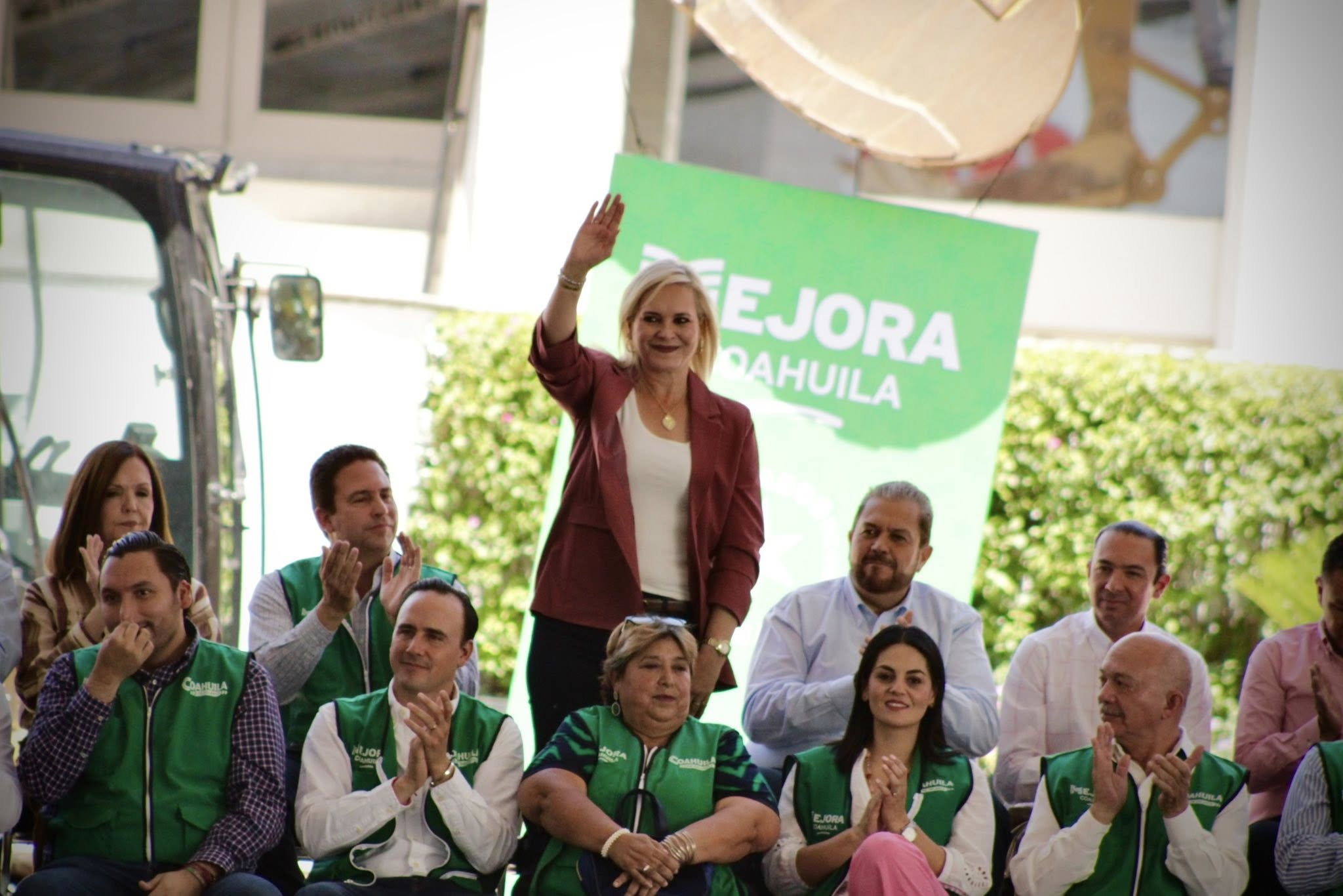 ALCALDESA LAURA JIMÉNEZ ACOMPAÑA AL GOBERNADOR EN ARRANQUE DE OBRAS SOCIALES EN MONCLOVA