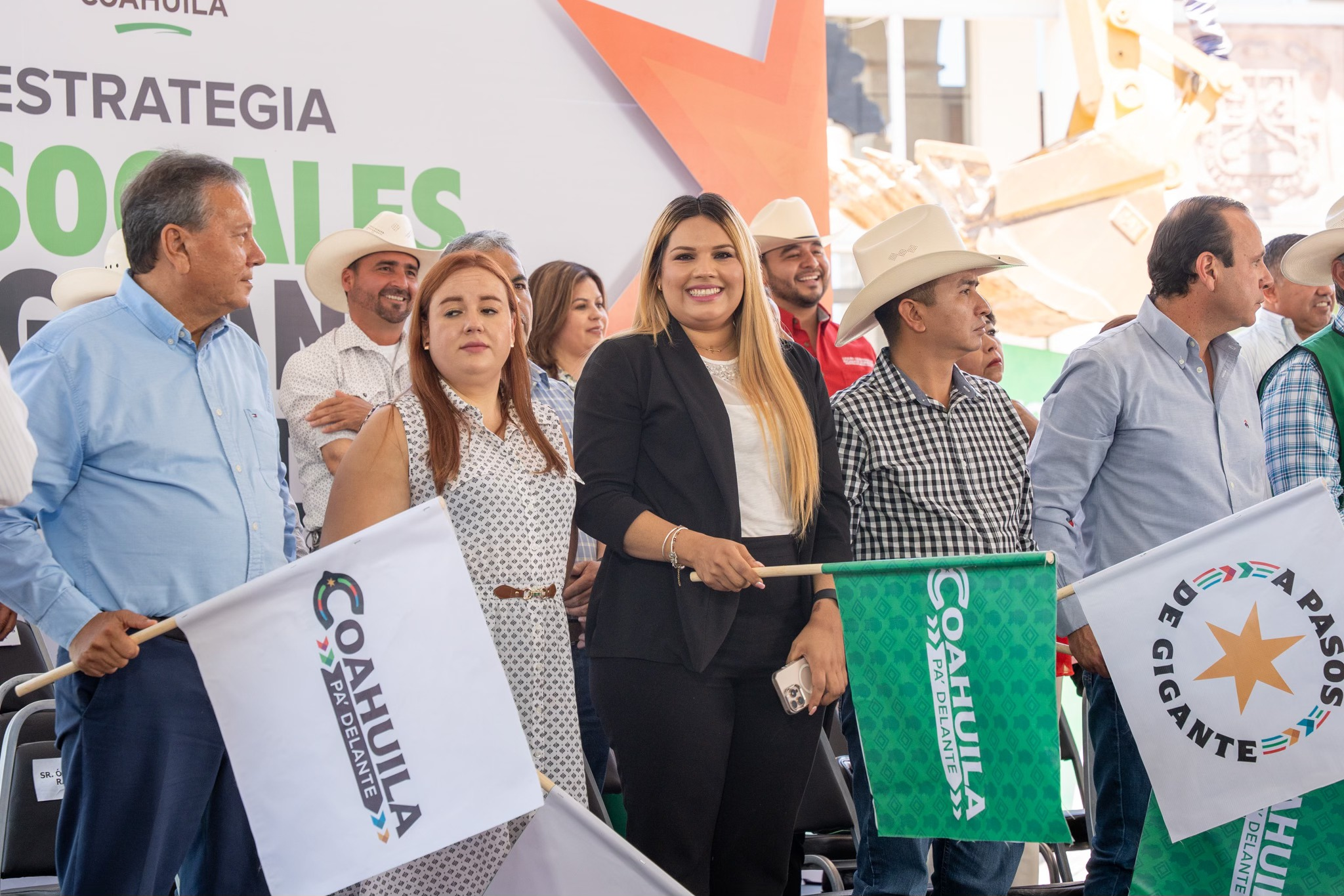 ALCALDESA YÉSICA SIFUENTES ACOMPAÑA AL GOBERNADOR EN EL LANZAMIENTO DE “OBRAS SOCIALES A PASOS DE GIGANTE”