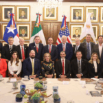GOBERNADOR MANOLO JIMÉNEZ FORTALECE VÍNCULOS CON EMPRESARIOS TEXANOS EN PALACIO DE GOBIERNO