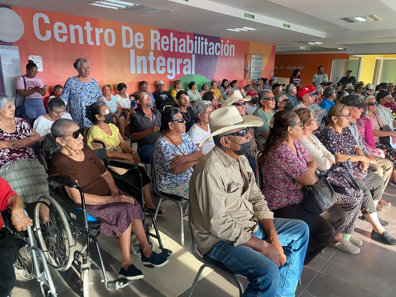 RECUPERAN LA VISTA ABUELITOS DE CUATRO CIÉNEGAS CON JORNADA GRATUITA DE CIRUGÍA DE CATARATAS