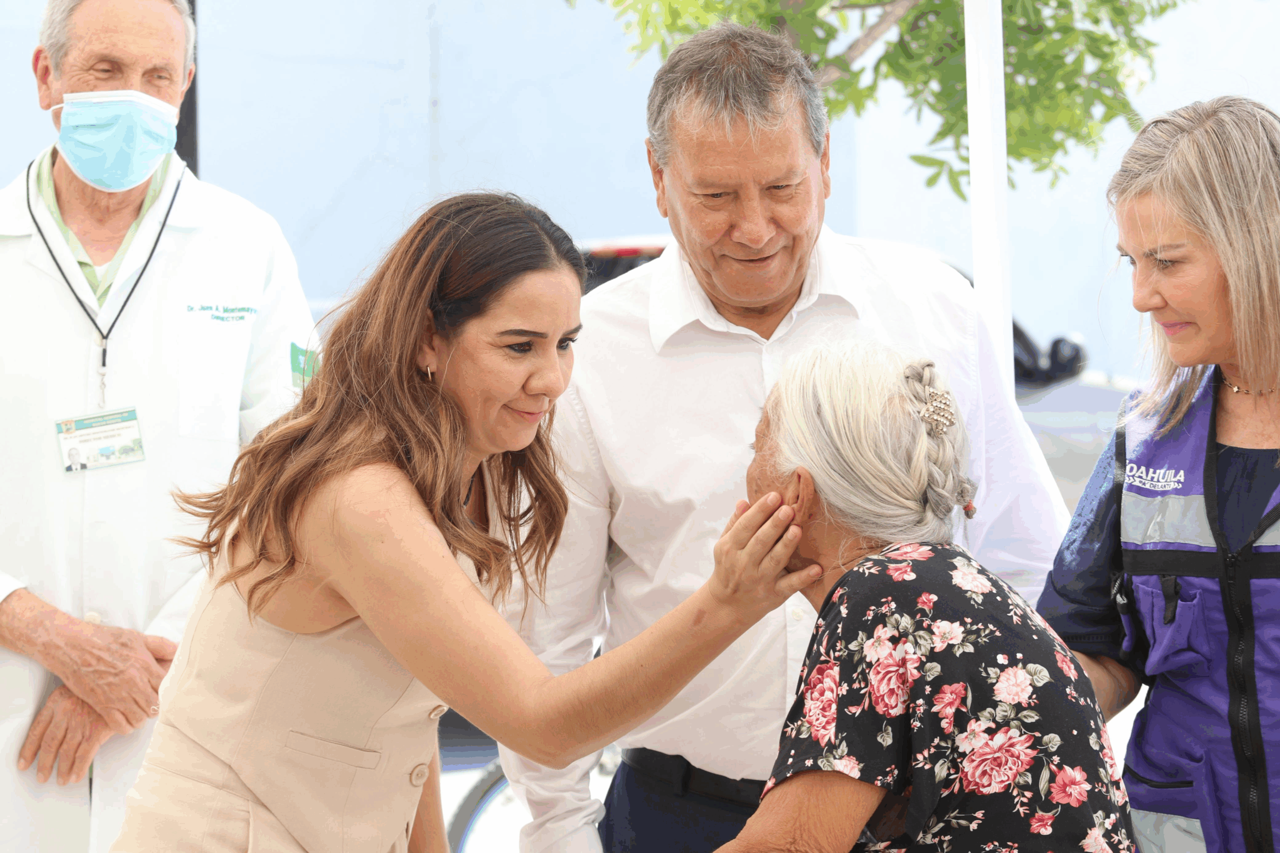 ENTREGAN EN SAN JUAN DE SABINAS “TARJETAS DE LA SALUD POPULAR”