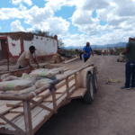 LA ALCALDESA ADRIANA VALDÉZ ACUDE AL LLAMADO Y APOYA A LA ADULTA MAYOR TRAS EL COLAPSO DE SU VIVIENDA.