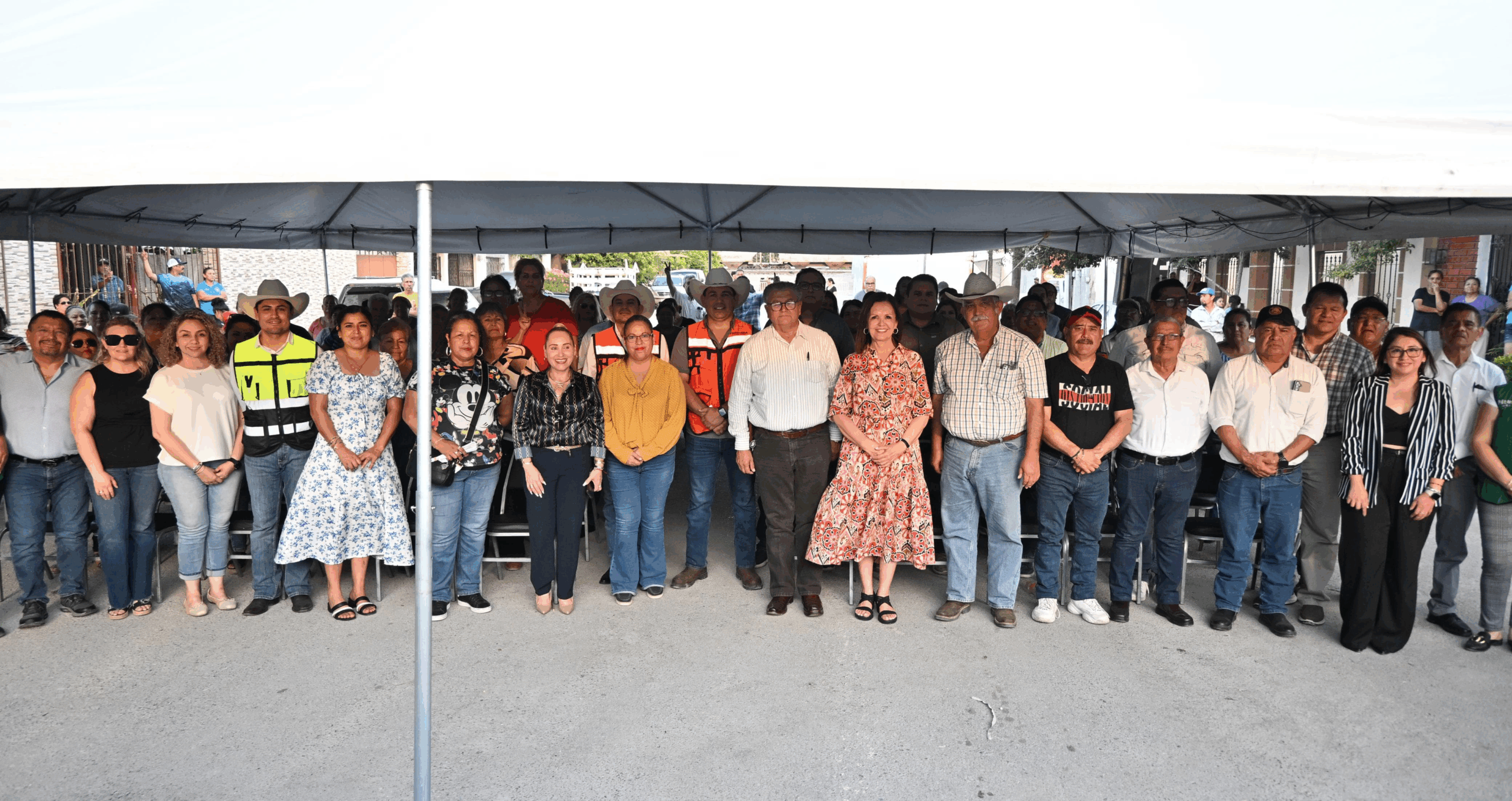 SARI PÉREZ CUMPLE COMPROMISO INICIANDO RECARPETEO EN LA COLONIA OCCIDENTAL