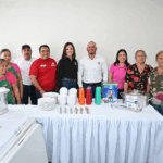 SARI PÉREZ Y DIEGO SILLER ENTREGAN MOBILIARIO PARA COMEDORES COMUNITARIOS