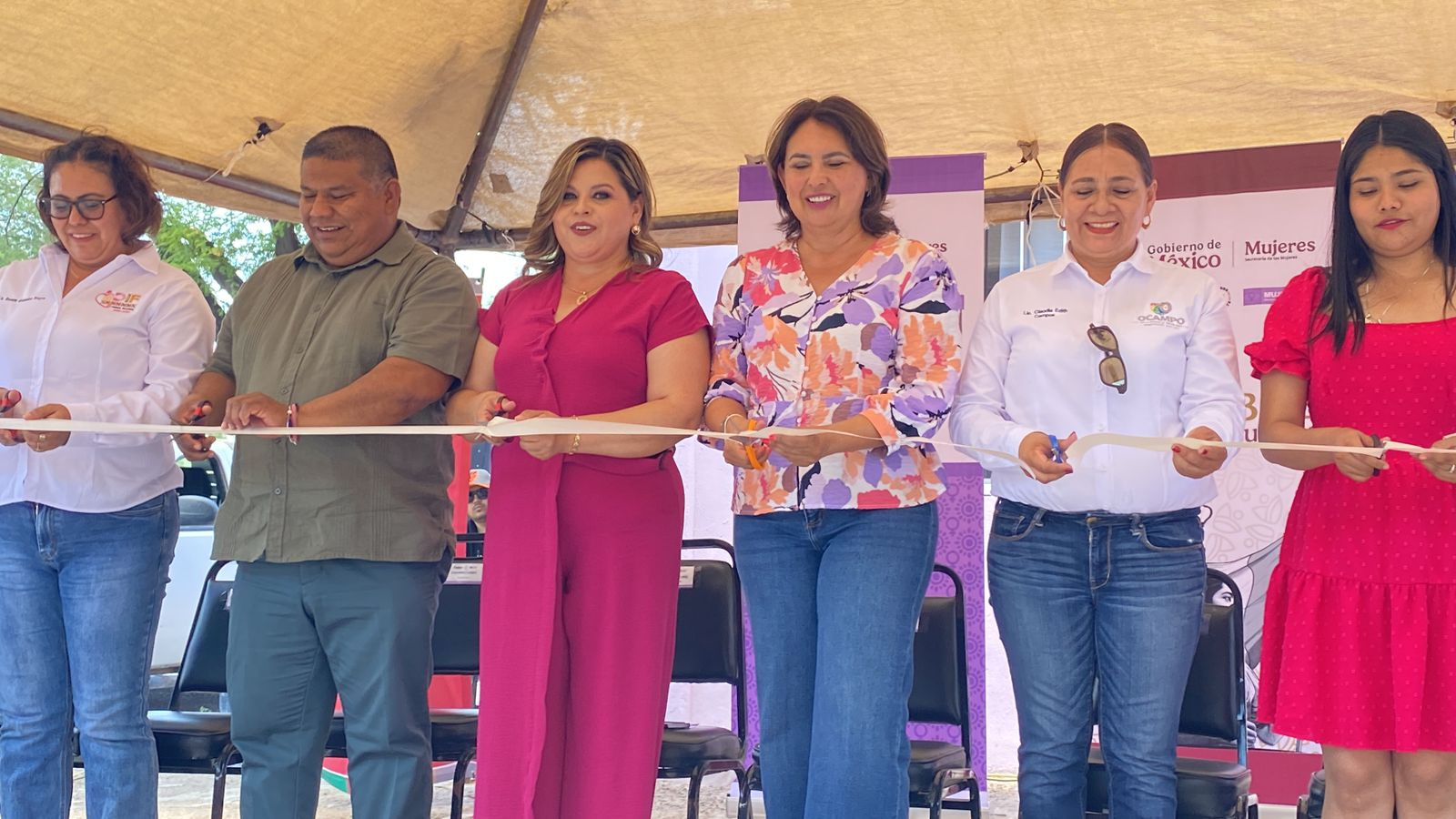 ADRIANA VALDÉZ INAUGURA EL CENTRO LIBRE PARA LA MUJER EN LAGUNA DEL REY.