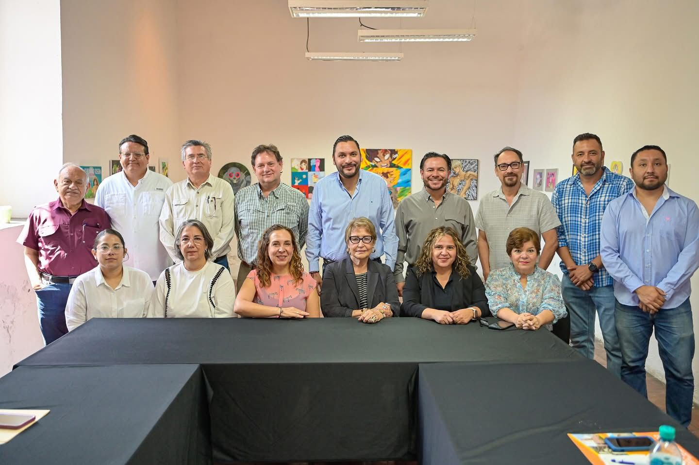 HONRA MONCLOVA A CIUDADANOS EJEMPLARES CON LA PRESEA ALONSO DE LEÓN