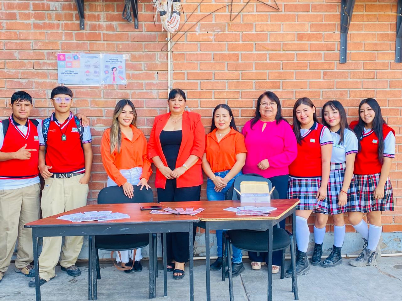 ADRIANA VALDÉZ IMPULSA PLÁTICAS DE SALUD PREVENTIVA PARA JÓVENES DEL CECYTEC
