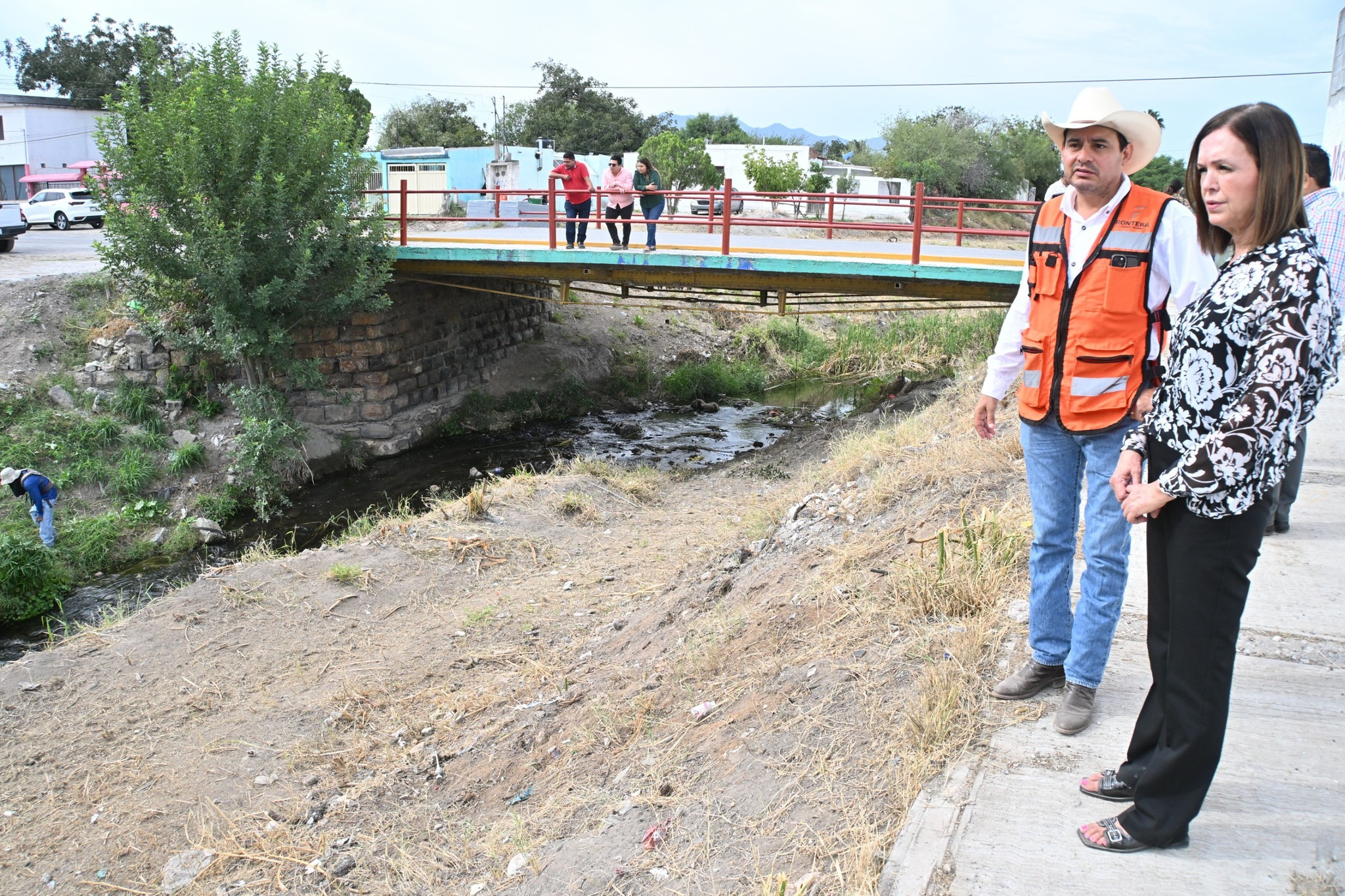 SARI PROTEGE SALUD Y MEDIO AMBIENTE CON LIMPIEZA DE ARROYO FRONTERA
