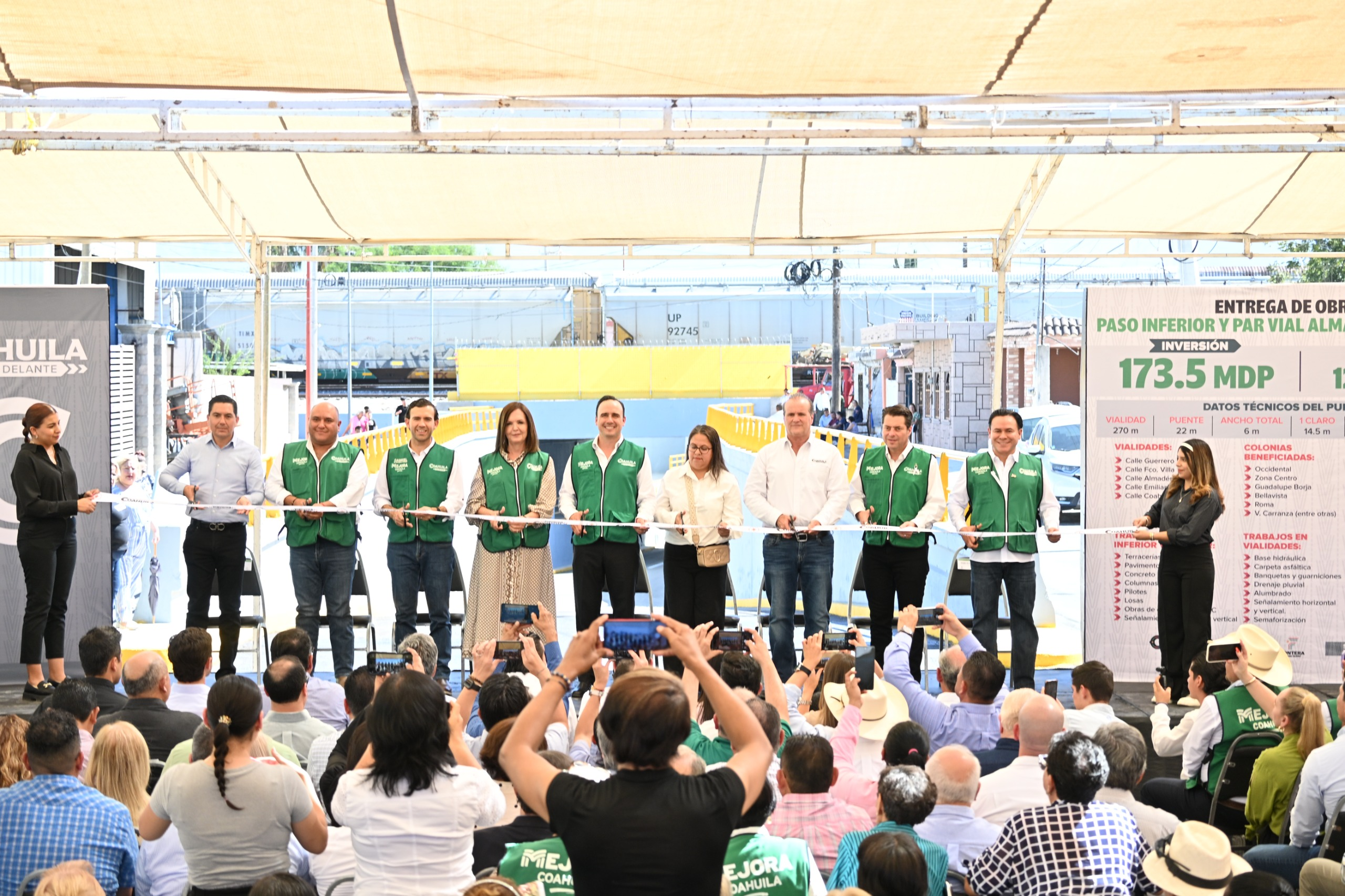 MANOLO JIMÉNEZ Y SARI PÉREZ INAUGURAN EL PAR VIAL ALMADÉN–COAHUILA