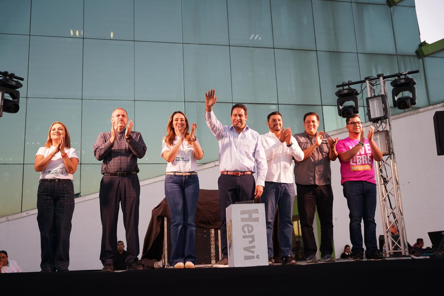 IMPULSAN JAVIER Y LULY ACCIONES POR LA SALUD MENTAL
