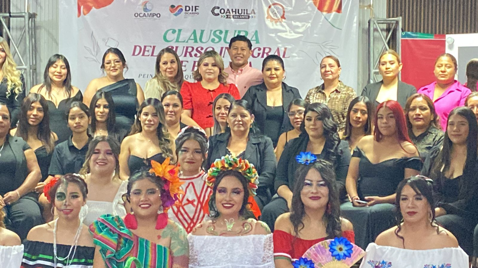 ADRIANA VALDÉZ IMPULSA EL EMPODERAMIENTO DE MUJERES CON LA CLAUSURA DEL CURSO INTEGRAL DE BELLEZA.