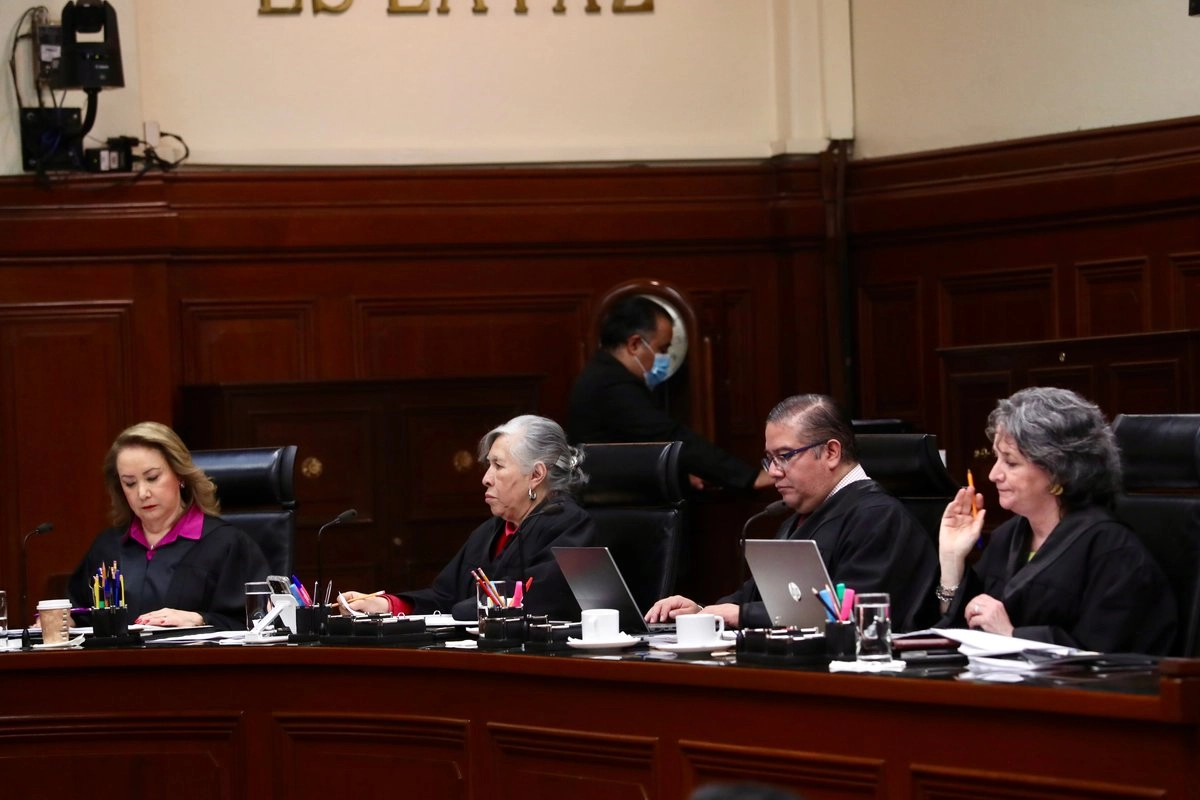 ADMITE LA SUPREMA CORTE AMPARO DE GRUPO ELEKTRA CONTRA ADEUDO FISCAL