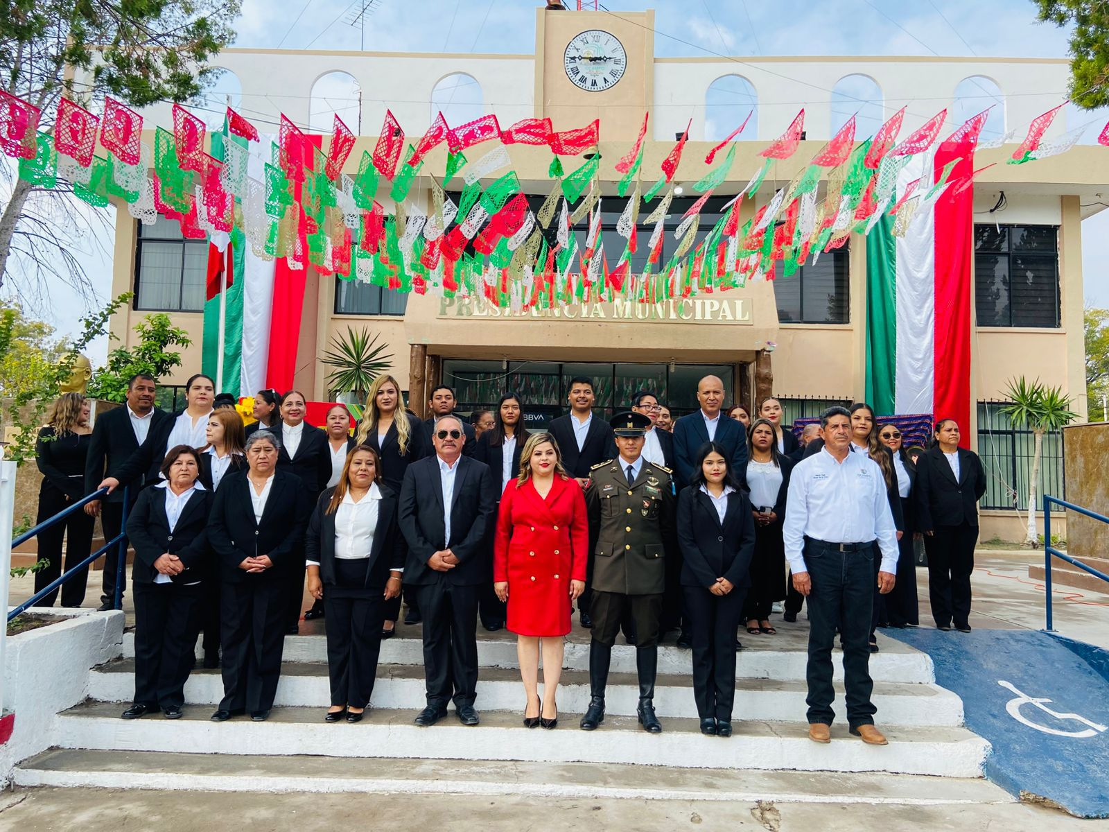 ALCALDESA ADRIANA VALDÉZ ENCABEZA EL DESFILE CÍVICO–DEPORTIVO POR EL 115 ANIVERSARIO DE LA REVOLUCIÓN MEXICANA