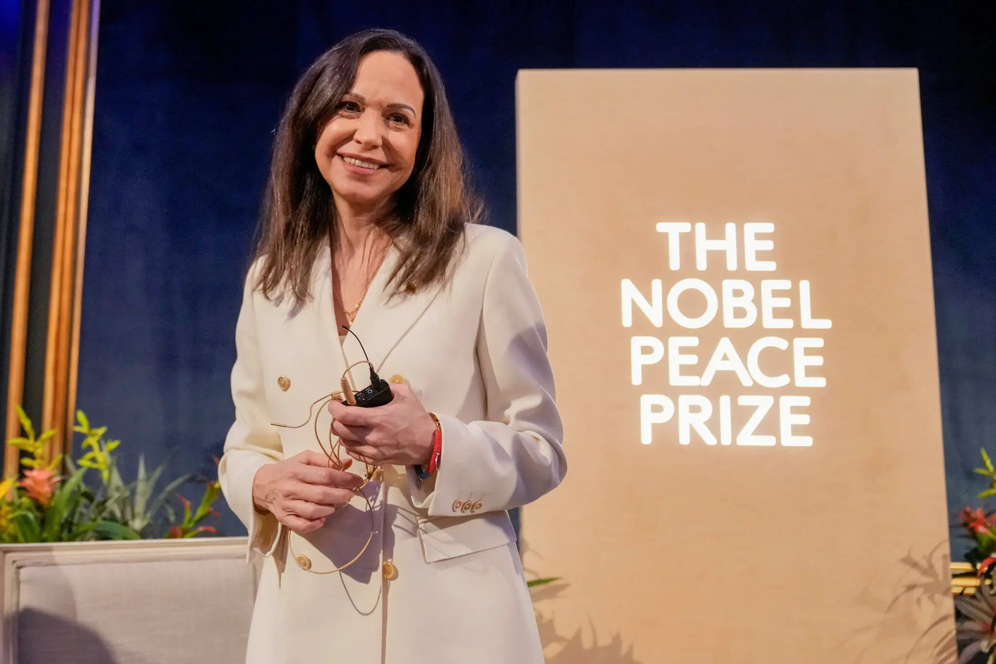 MARÍA CORINA MACHADO, NOBEL DE LA PAZ, DICE QUE EE. UU. LA AYUDÓ A SALIR DE VENEZUELA