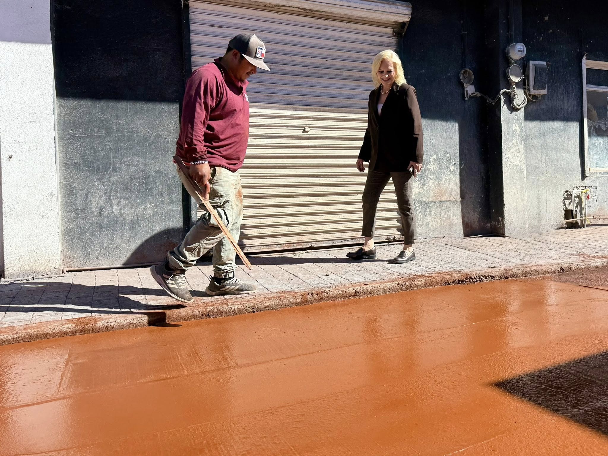 AVANZA PAVIMENTACIÓN CON CONCRETO HIDRÁULICO ESTAMPADO EN LA CALLE VICTORIA DE MÚZQUIZ