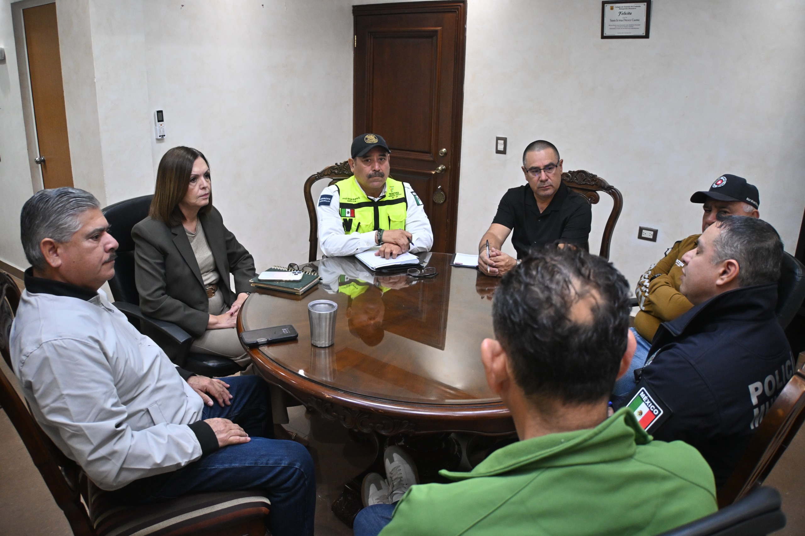 SARI PÉREZ REFUERZA COORDINACIÓN PARA GARANTIZAR FIESTAS DECEMBRINAS SEGURAS