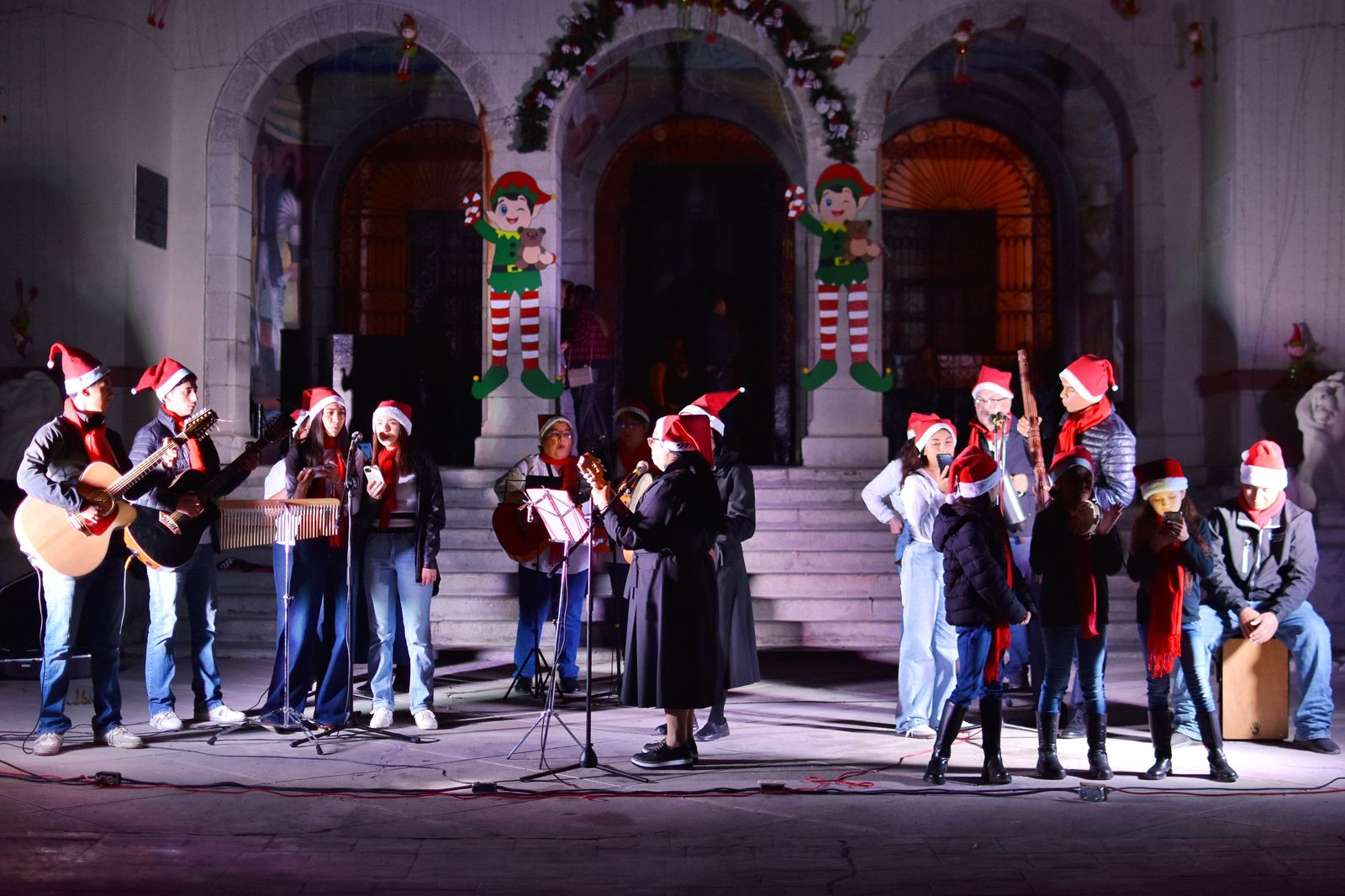 LA MAGIA DE LA NAVIDAD UNE A CUATRO CIÉNEGAS
