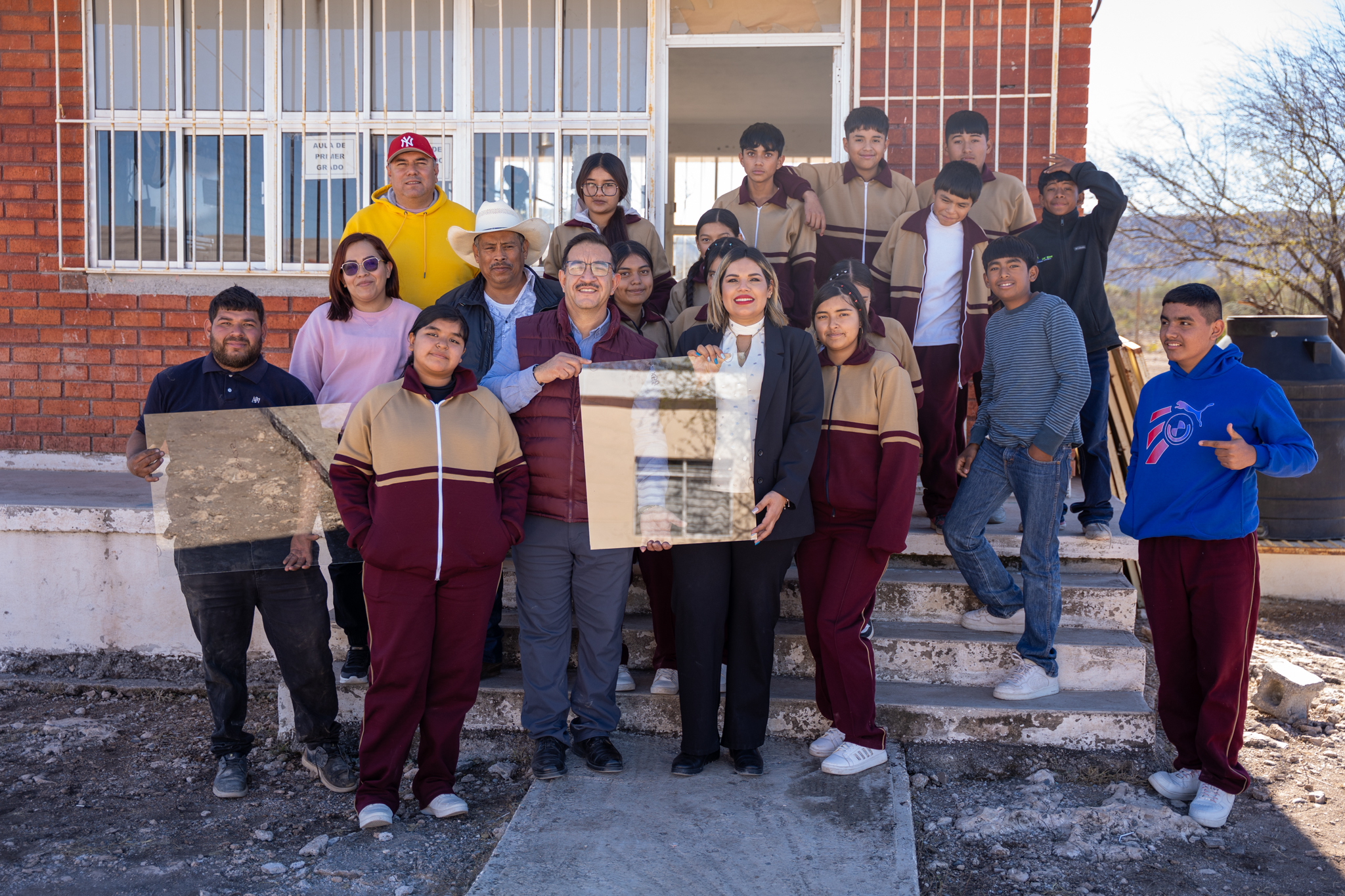YESICA SIFUENTES SUPERVISA OBRAS Y ATIENDE NECESIDADES EDUCATIVAS EN EL EJIDO LA SOLEDAD