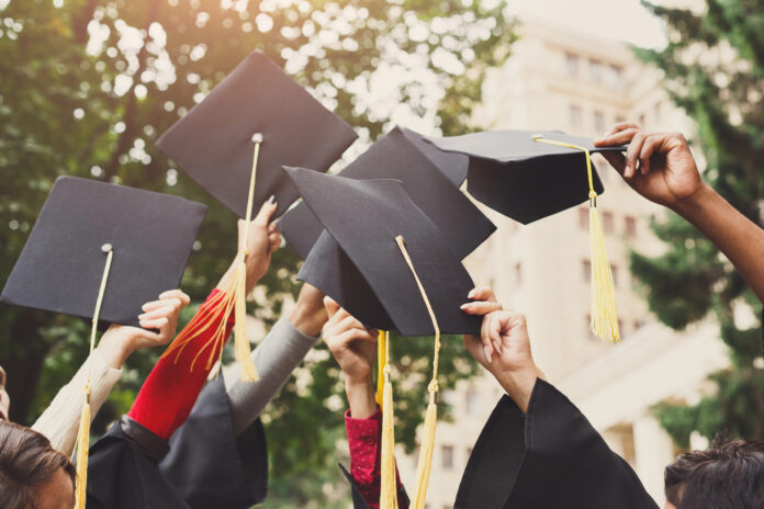 MÉXICO: ÚLTIMO LUGAR CON PROFESIONISTAS TITULADOS Y CON LA MENOR INVERSIÓN EDUCATIVA, SEÑALA LA OCDE