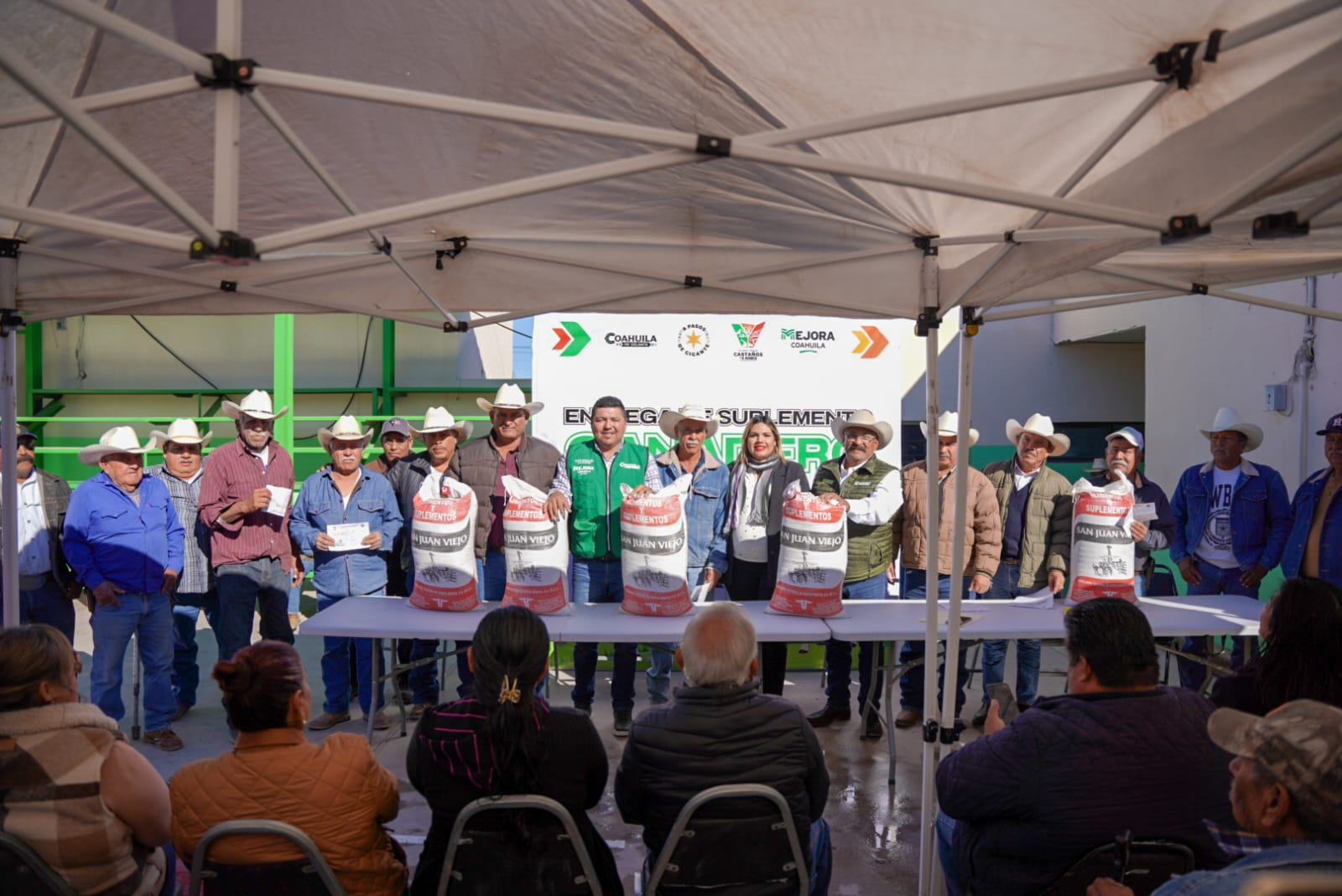 FORTALECEN YESICA SIFUENTES Y MANOLO JIMÉNEZ AL SECTOR GANADERO DE CASTAÑOS