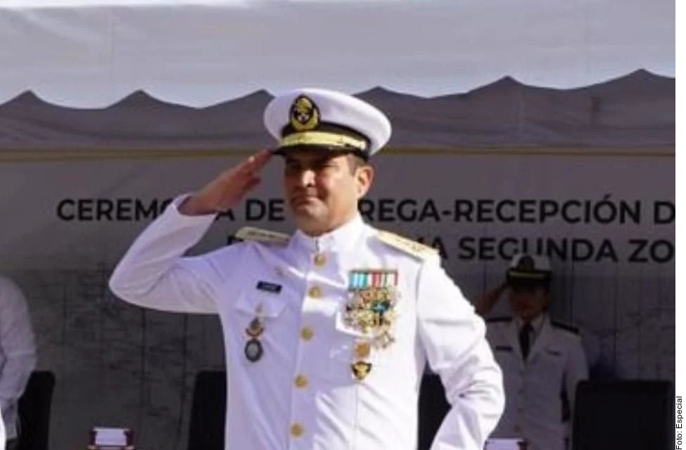PIDE VICEALMIRANTE A SHEINBAUM REVISIÓN DE SU CASO