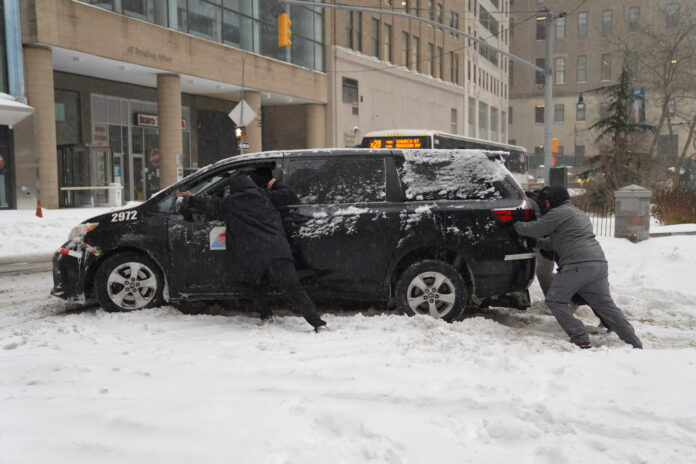 REPORTAN 10 PERSONAS MUERTAS EN ESTADOS UNIDOS POR LA TORMENTA INVERNAL