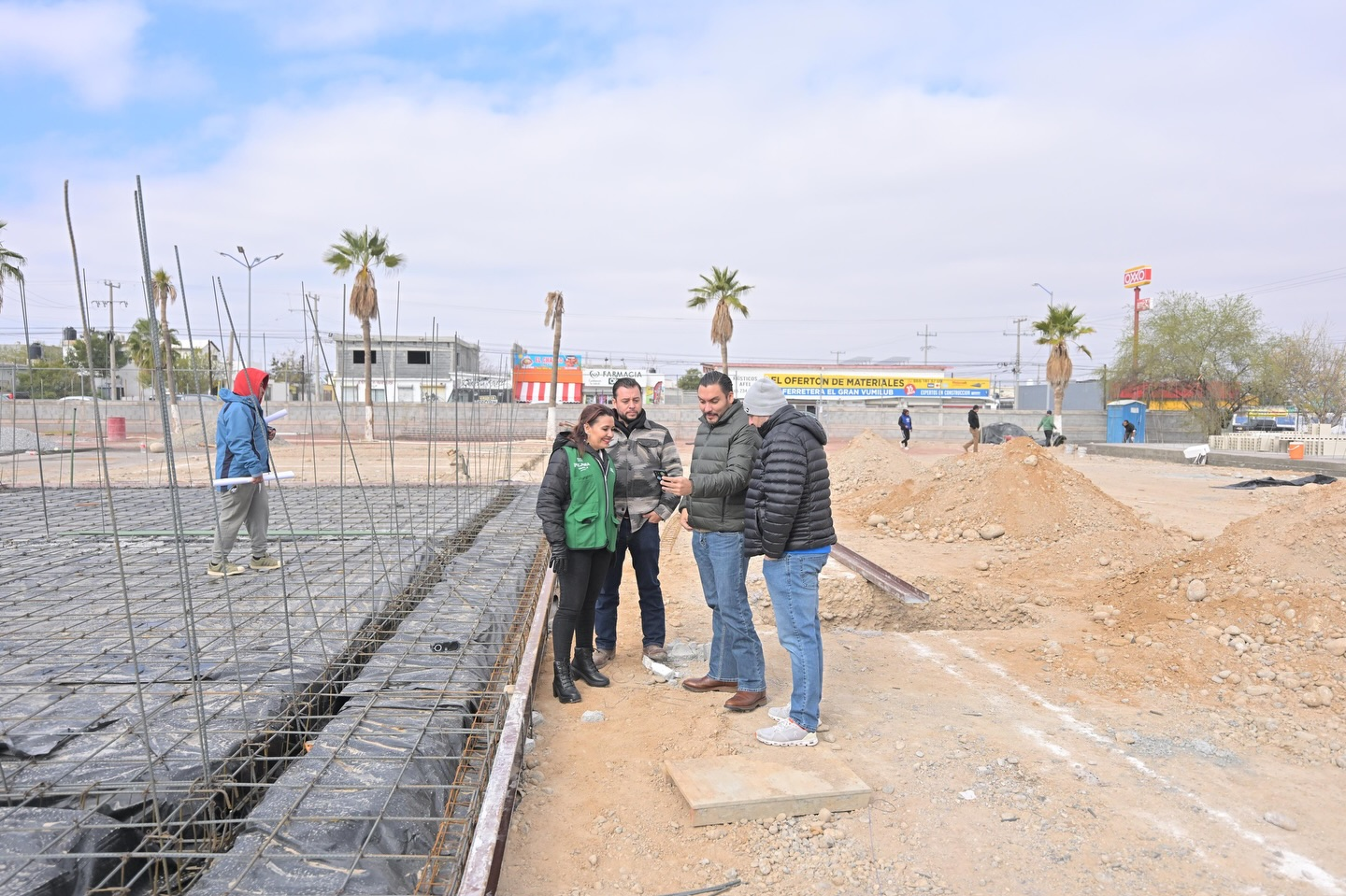 SUPERVISA ALCALDE CARLOS VILLARREAL OBRA DE NUEVA ESCUELA SUZANNE LOU PAPE EN MONCLOVA