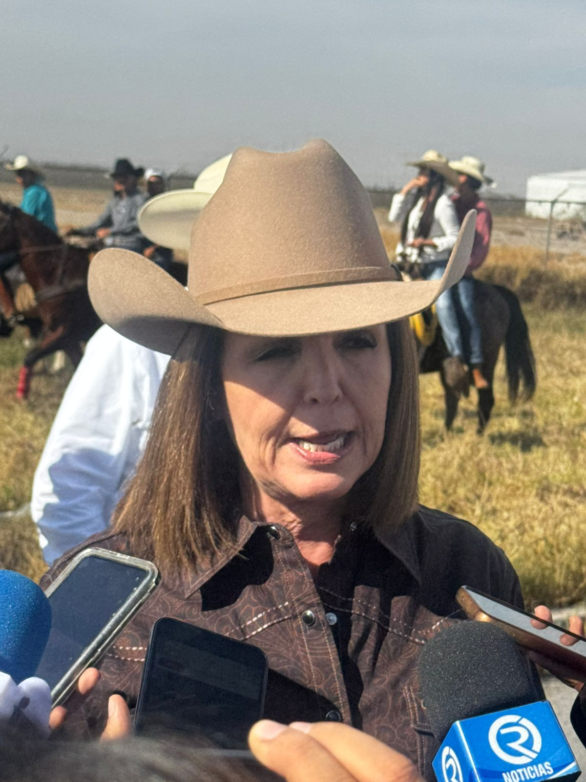 TRADICIÓN Y SEGURIDAD DESTACAN EN LA CABALGATA DEL EJIDO 8 DE ENERO EN FRONTERA; SARI PÉREZ