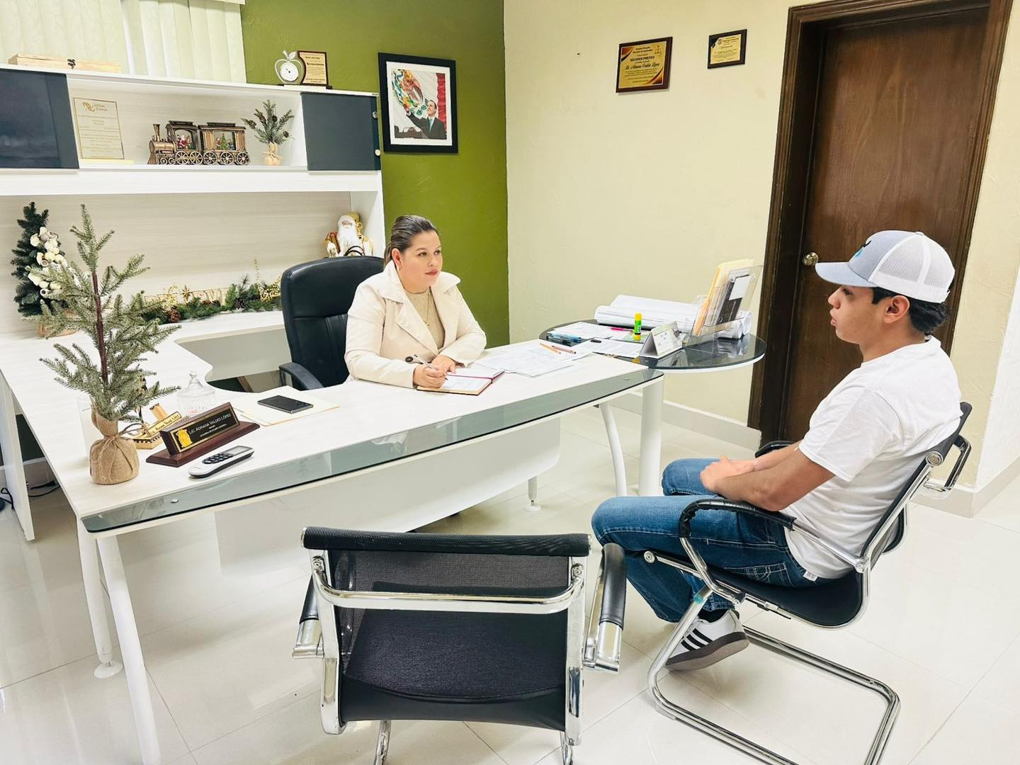 ALCALDESA DE OCAMPO IMPULSA LA EDUCACIÓN Y APOYA A JÓVENES ESTUDIANTES