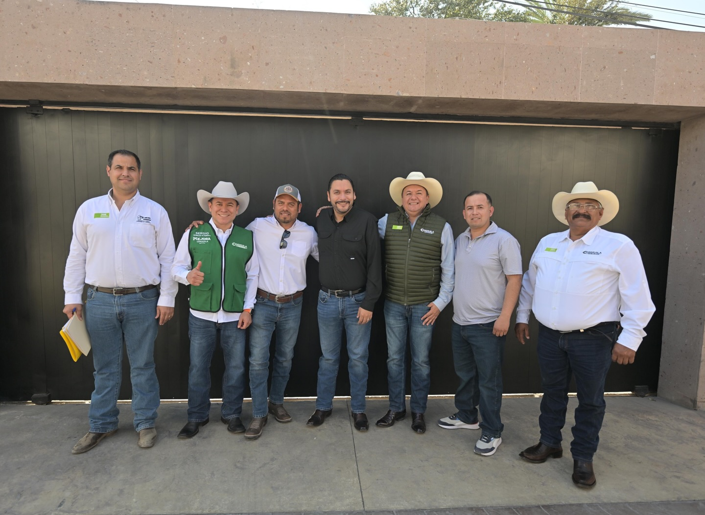     CARLOS VILLARREAL FORTALECE COORDINACIÓN PARA RESPALDAR AL SECTOR APÍCOLA