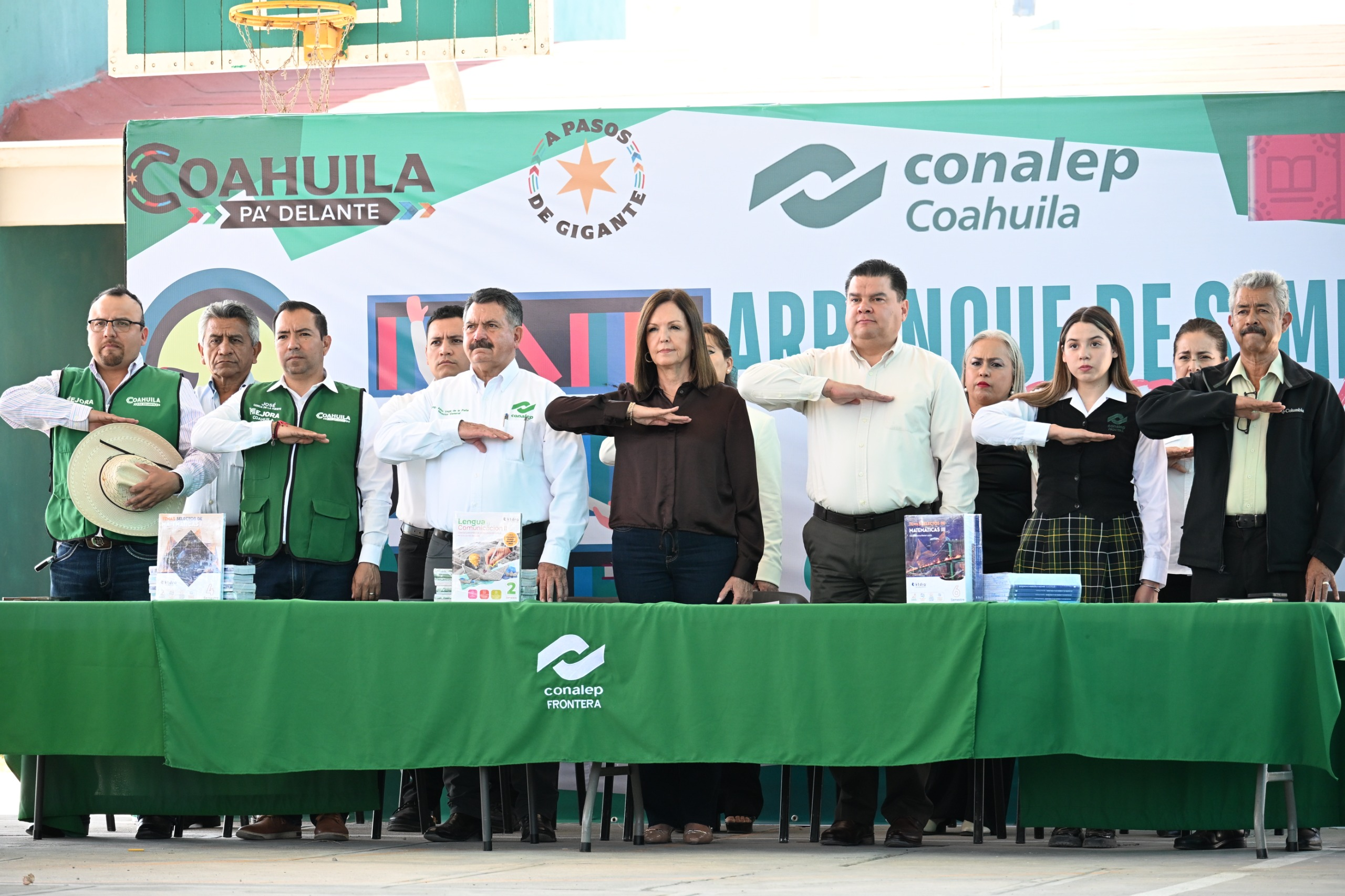 SARI PÉREZ INAUGURA NUEVO CICLO ESCOLAR EN CONALEP FRONTERA