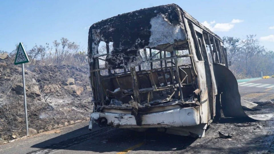 PREVALECE EL CAOS CON BLOQUEOS VIALES EN AGUILILLA, TIERRA NATAL DE “EL MENCHO”