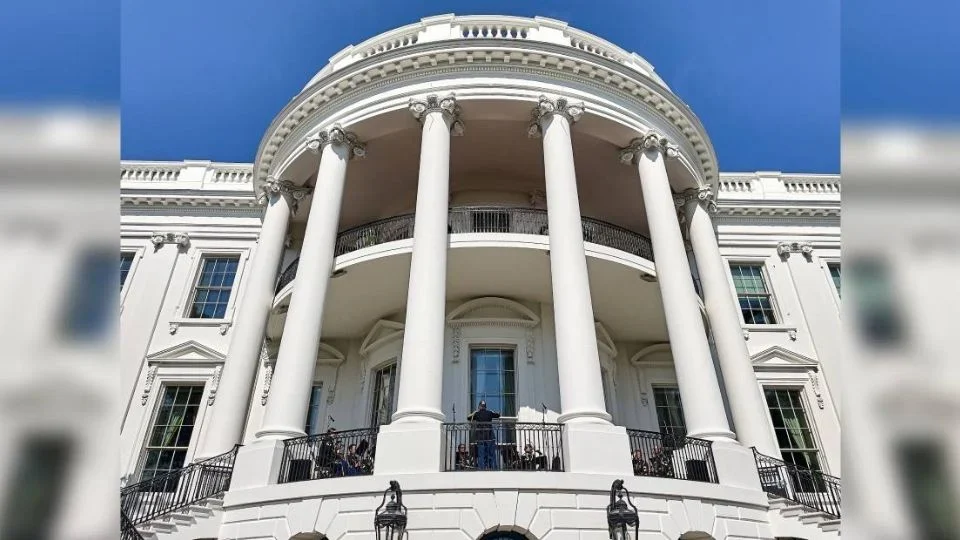 PETRO LLEGA A LA CASA BLANCA PARA REUNIRSE CON TRUMP TRAS UN AÑO DE TENSIONES