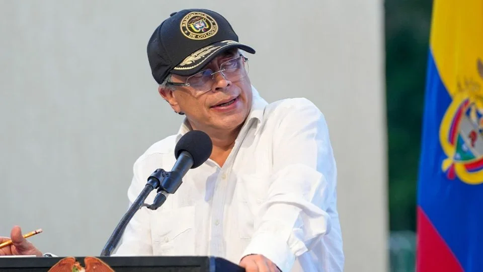 COLOMBIA ACUSA QUE HAN HALLADO 27 CU3RPOS C4LCINADOS TRAS BOMBARDEOS DE ECUADOR EN LA FRONTERA