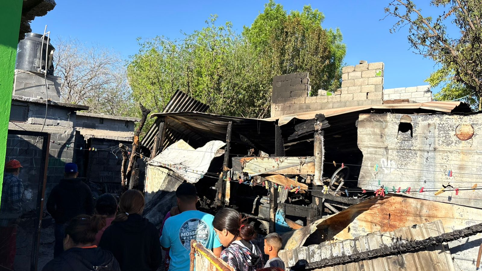 MUEREN 3 EN INCENDIO; NIÑA DE UN AÑO ENTRE LAS VÍCTIMAS
