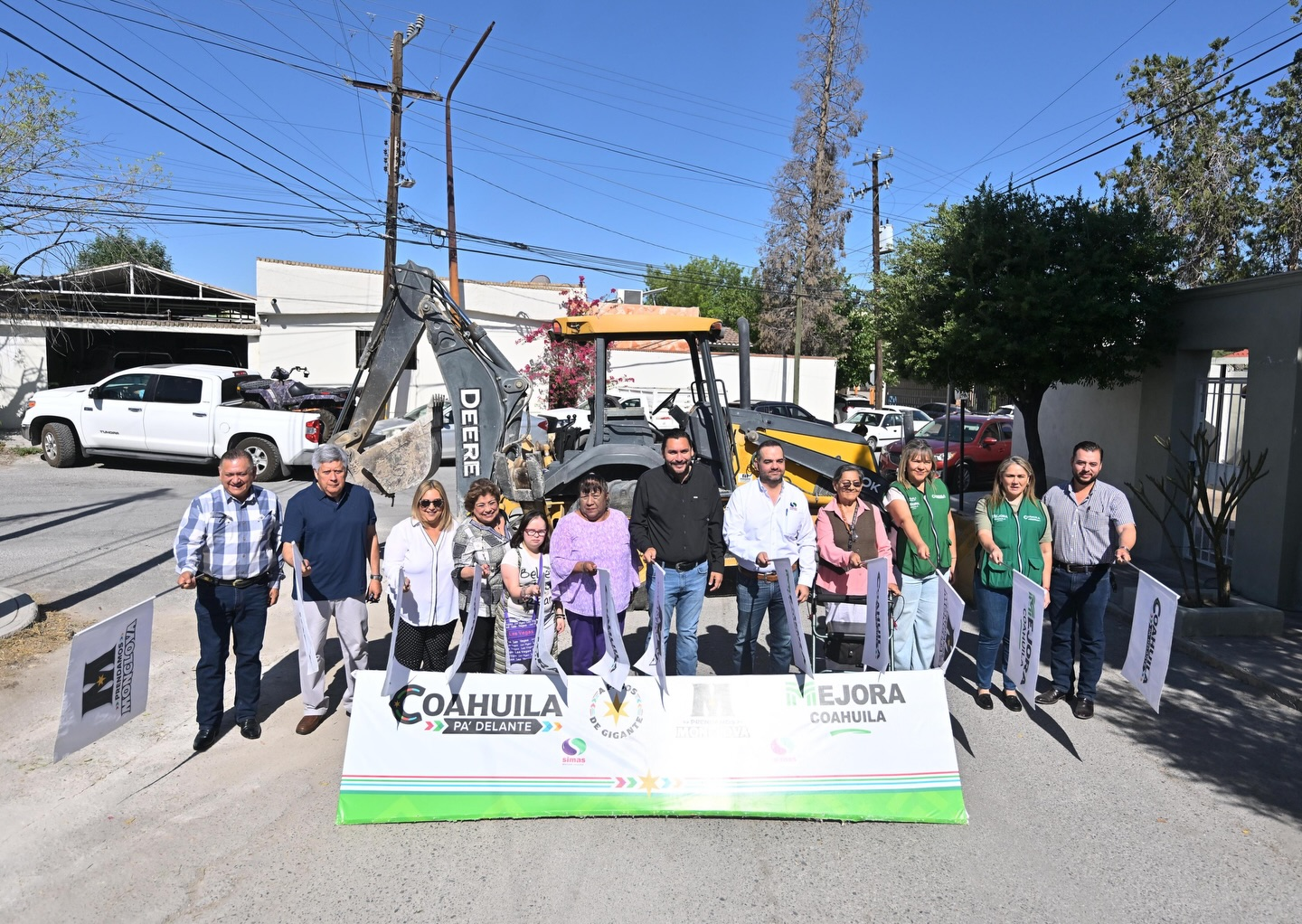 ALCALDE DE MONCLOVA, CARLOS VILLARREAL, ARRANCA REPOSICIÓN DE RED DE AGUA EN LA COLONIA GUADALUPE CON INVERSIÓN SUPERIOR A 5 MILLONES DE PESOS