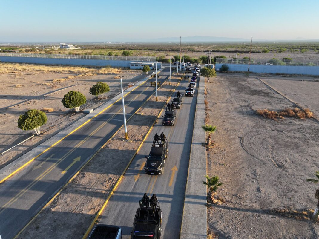 TRASLADAN A 80 INTERNOS DEL PENAL DE PIEDRAS NEGRAS AL DE MONCLOVA