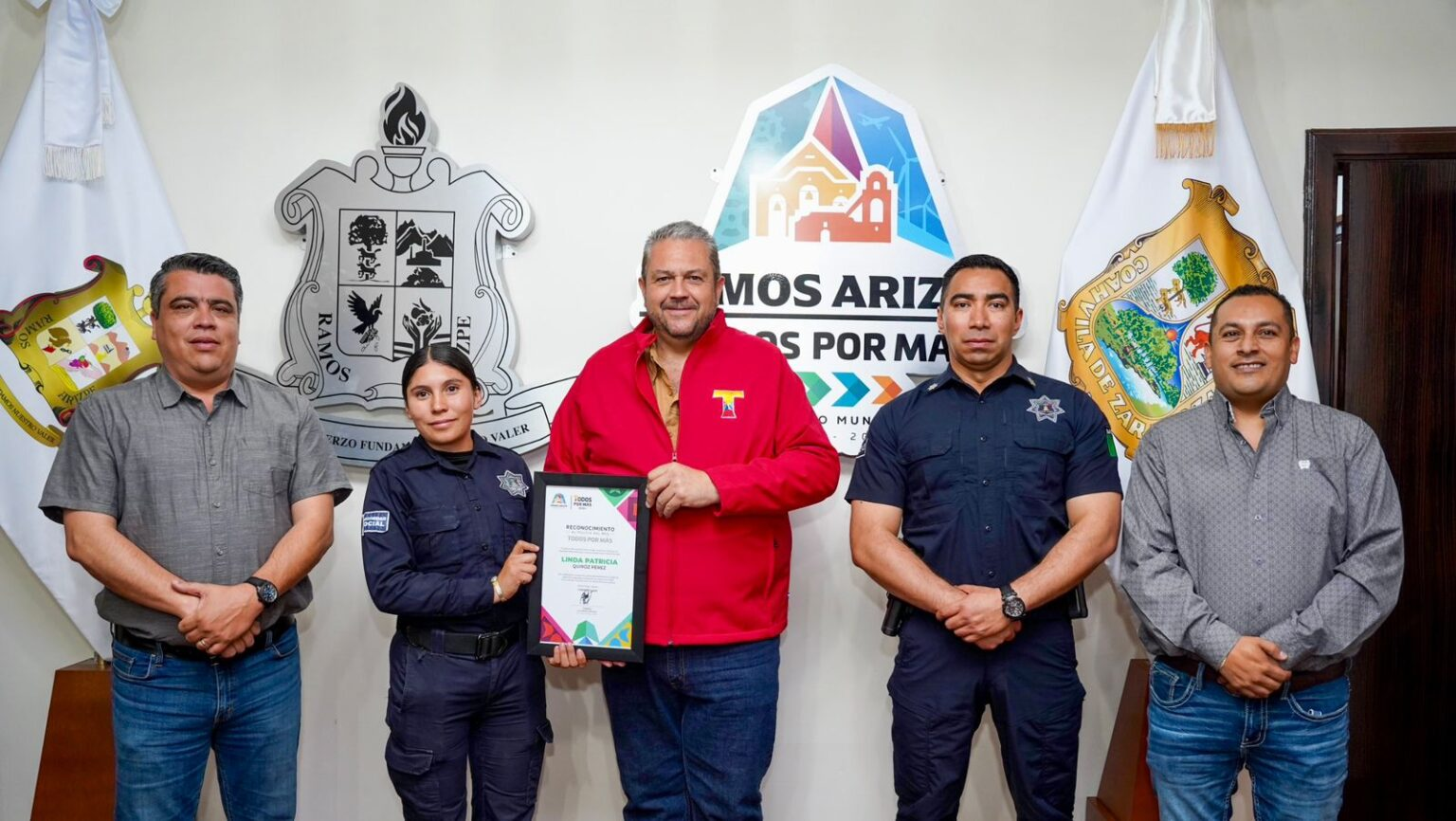 RECONOCE TOMÁS GUTIÉRREZ A POLICÍAS POR SU COMPROMISO Y VOCACIÓN