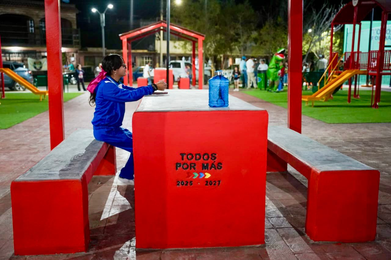 EN RAMOS ARIZPE SE FORTALECE LA CONVIVENCIA FAMILIAR CON NUEVAS PLAZAS
