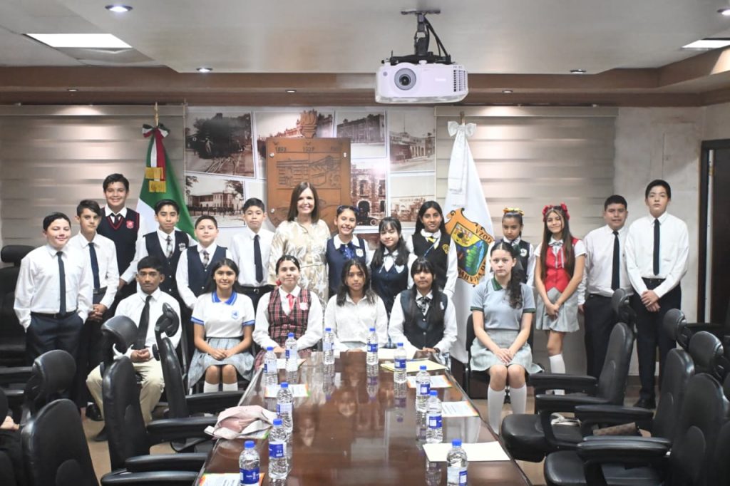 SARI PÉREZ CANTÚ INSTALA EL CABILDO INFANTIL 2026