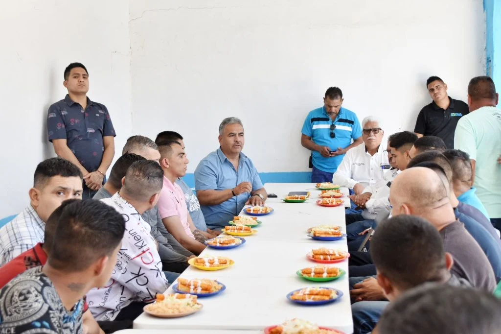 NADIE ESTÁ SOLO EN SU PROCESO DE SALIR ADELANTE: VÍCTOR LEIJA