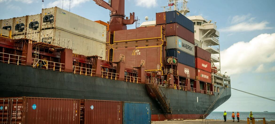 EL PACÍFICO Y EL CARIBE SUFREN LA GUERRA EN ORIENTE MEDIO: APAGONES EN LAS ISLAS Y ESCASEZ DE FERTILIZANTES